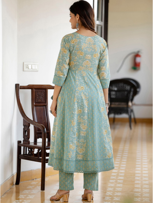 Green Floral Printed Panelled Pure Cotton Anarkali Kurta With Trousers & Dupatta